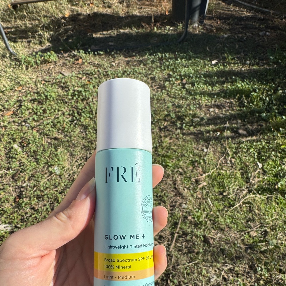 FRÉ Glow Me+ Tinted Moisturizer